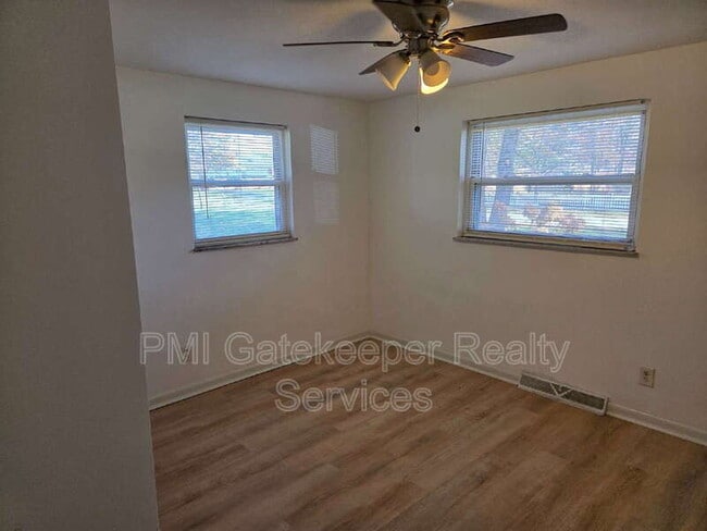 Building Photo - 5757 Cromley Dr