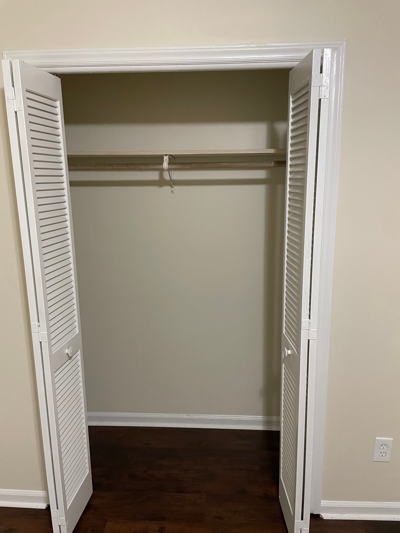 Building Photo - 224 Bridgefield Pl