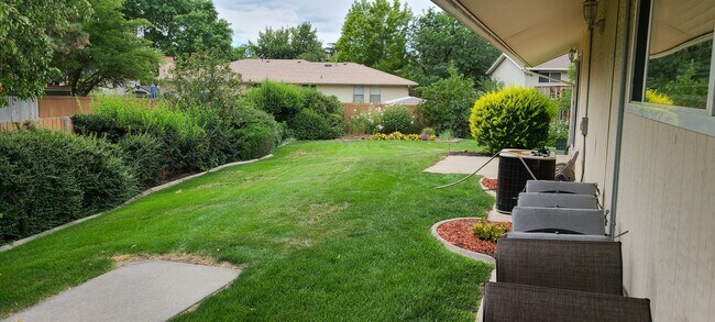 Building Photo - 7438 S Camelback Cir