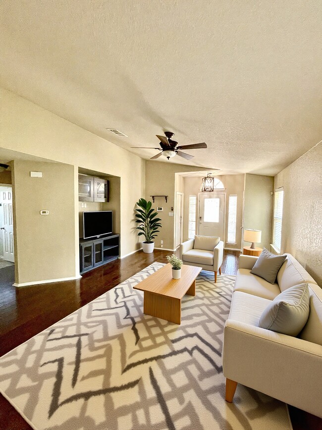 Building Photo - 659 Tom Kemp Dr