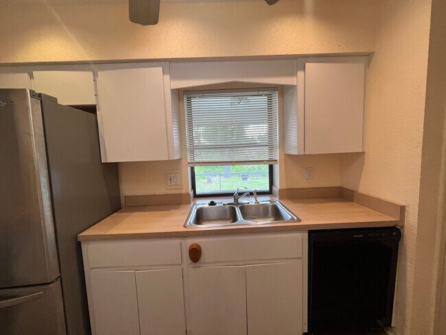 Building Photo - ANNUAL, UNFURNISHED * POOL * CANAL ** AVAIL 8/1/26 * 3 BEDS/2 BATHS * $2,095/month