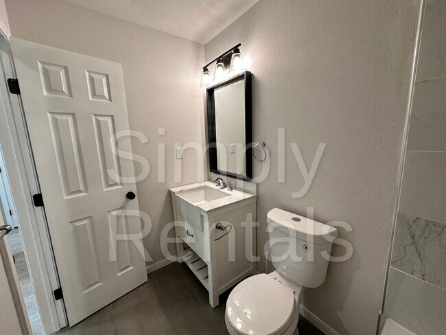 Building Photo - 6716 Flamingo Rd