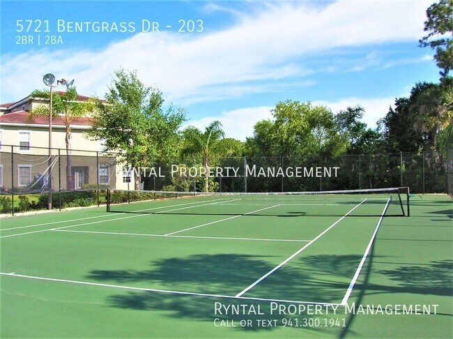 Building Photo - 5721 Bentgrass Dr