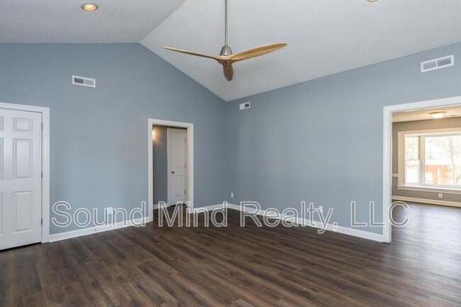 Building Photo - 2145 Tanglewood Rd