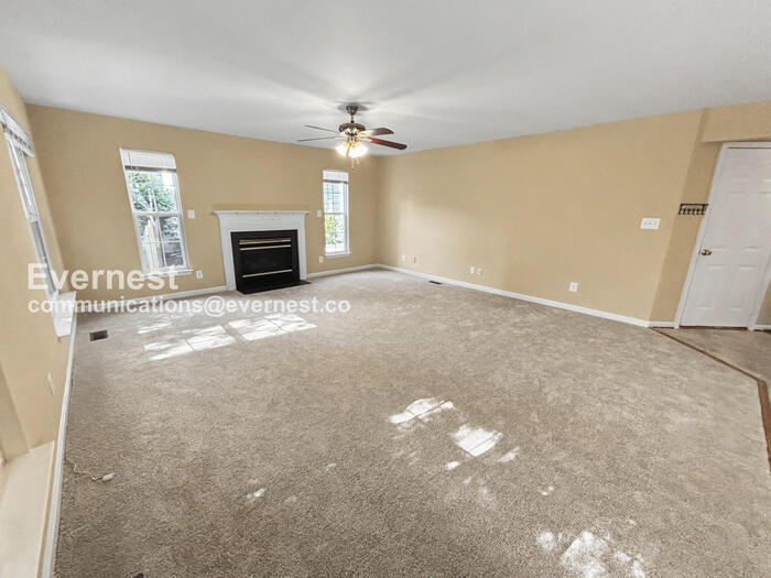 Building Photo - 8 Sarrington Ct