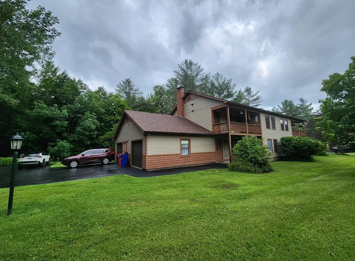 Building Photo - 205 Forest Dr