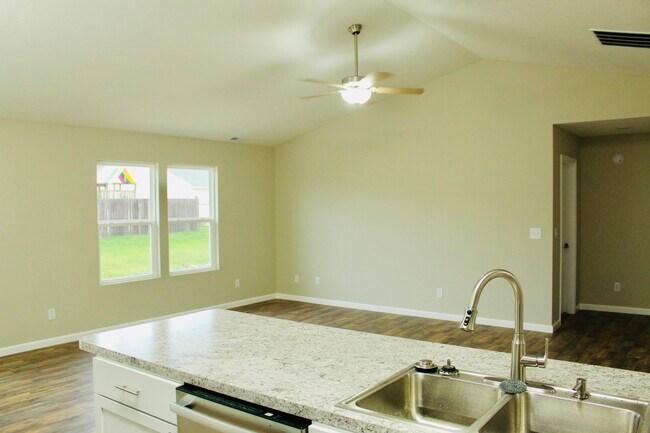 Building Photo - 174 County Rd 300 N