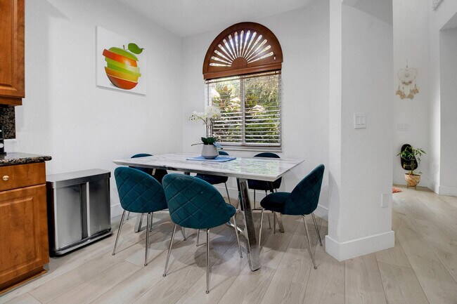 Building Photo - 5095 Madison Lakes Cir N