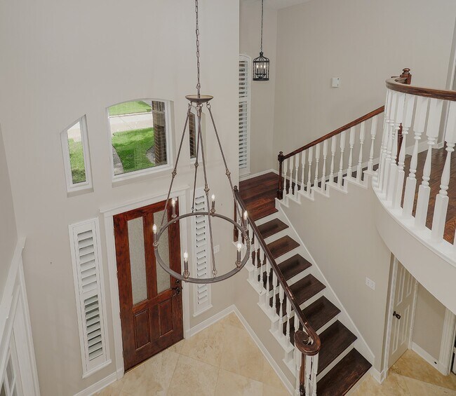 Building Photo - 2 Silverstrand Pl