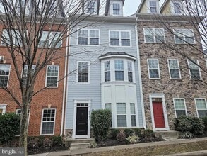 Building Photo - 6041 Maple Hill Rd