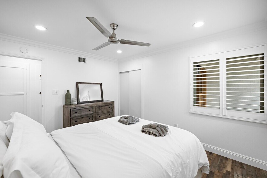 Building Photo - 1581 Baker St