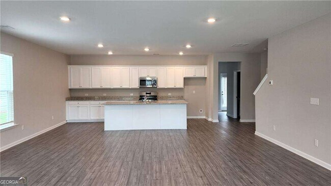 Building Photo - 400 Grey Falcon Ave