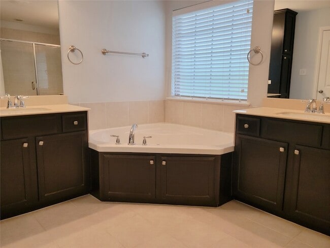 Building Photo - 4817 Bridgewater St