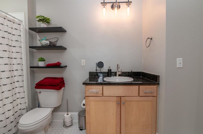 Building Photo - 415 St Francis St