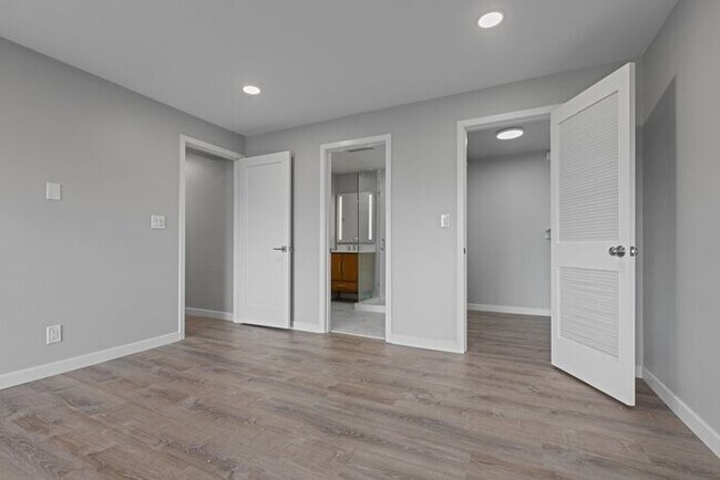 Building Photo - Large Freshly Remodeled and AIR CONDITIONE...