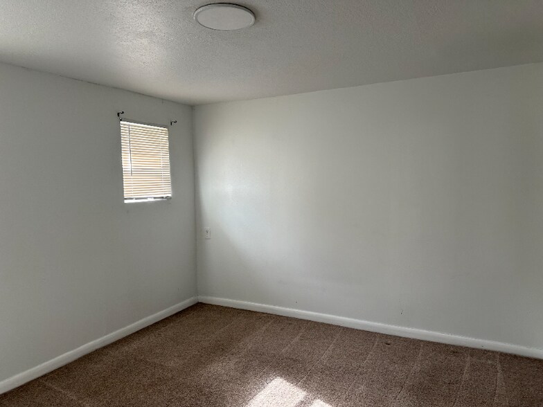 Building Photo - 15732 Trigonia St