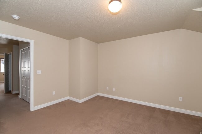 Building Photo - 3201 W Desert Lily Dr
