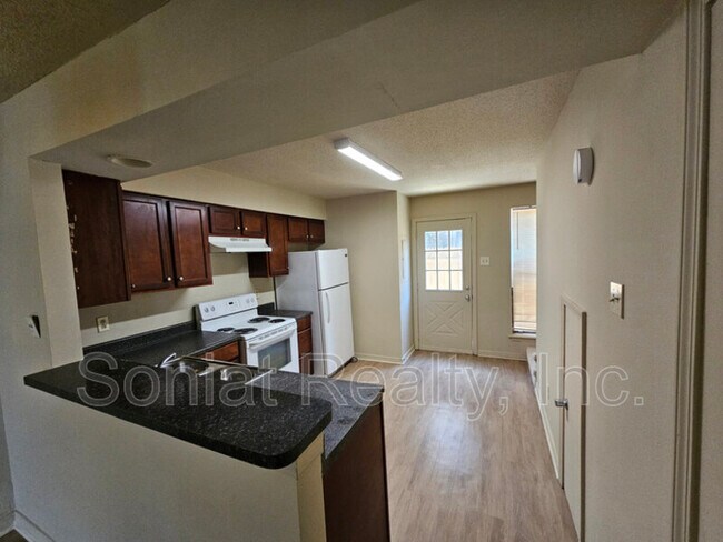 Building Photo - 345 Deckbar Avenue, D