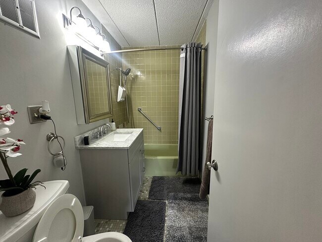 Building Photo - 40 High St