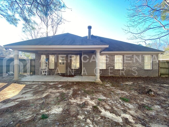 Building Photo - 6253 Sycamore Dr