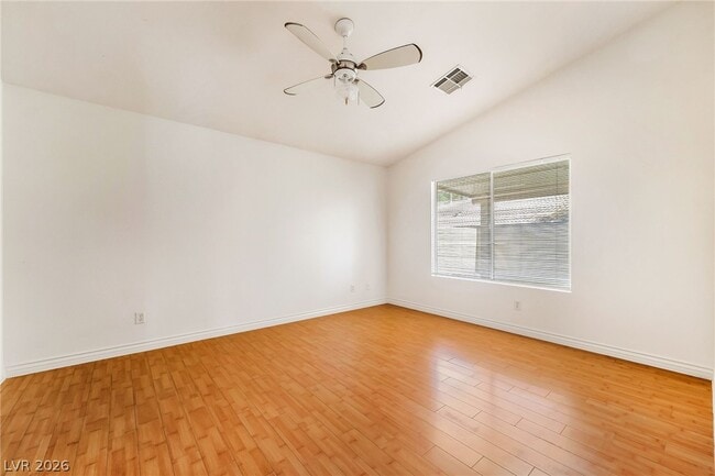 Building Photo - 11000 Vallerosa St