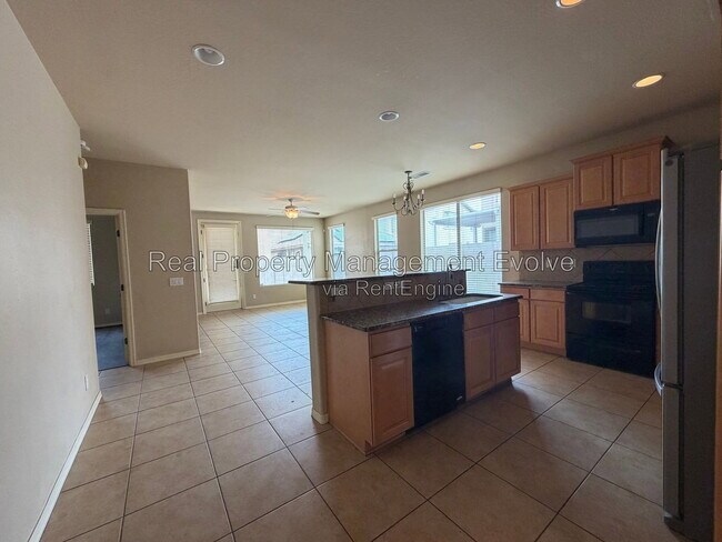 Building Photo - 5640 W Kowalsky Ln
