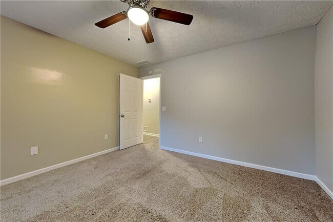 Building Photo - 1210 Webb Farm Ln