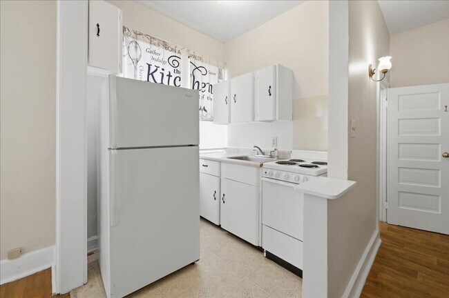 Building Photo - 5334 E Washington St