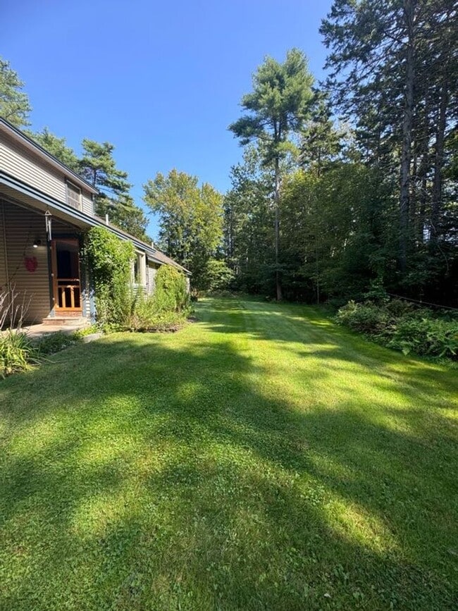 Building Photo - Beautiful 3 Bedroom Brunswick House