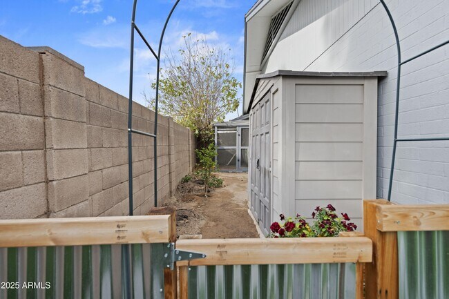 Building Photo - 11615 N 30th St