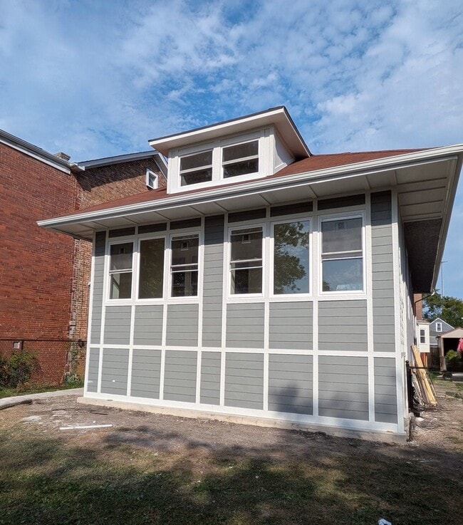 Building Photo - 3455 N Keating Ave