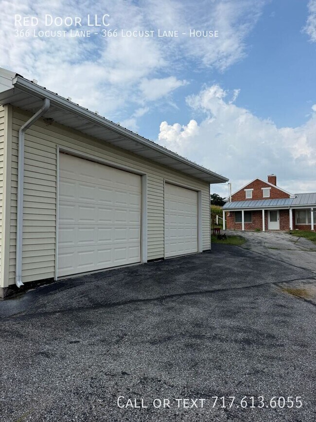 Building Photo - 366 Locust Ln