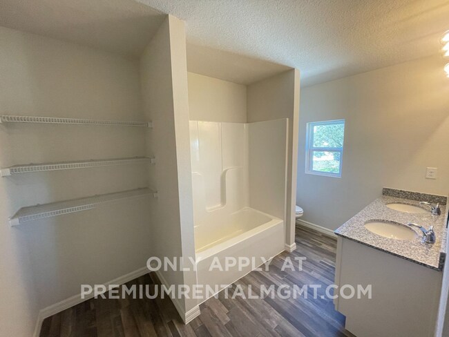 Building Photo - Poinciana Village-1630 Tench Ct Poinciana, FL 34759