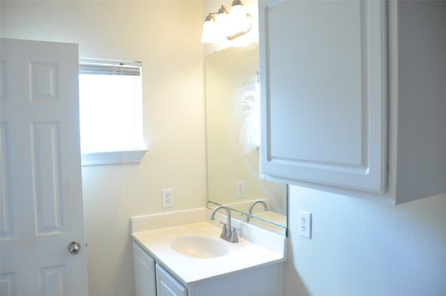 Building Photo - 12707 Boheme Dr