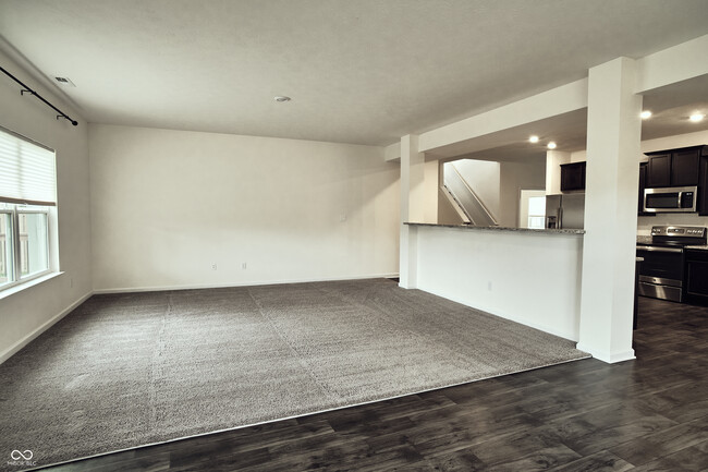 Building Photo - 681 N Crystal Dr
