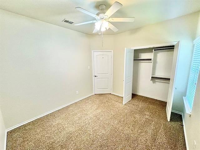 Building Photo - 3020 Tamarack Ln