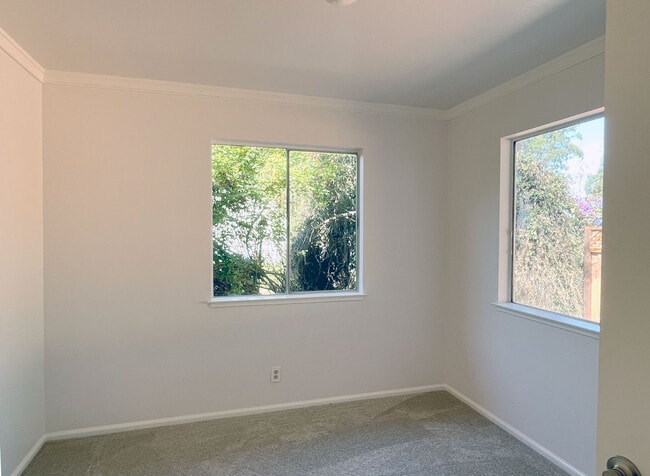 Building Photo - 302 Escalona Dr