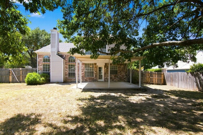 Building Photo - "Spacious Two-Story Home with Multiple Living Spaces and and Expansive Backyard!"