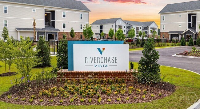 Building Photo - 1000 Chatham Center Dr
