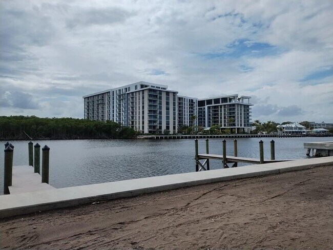 Building Photo - 5510 N Ocean Blvd