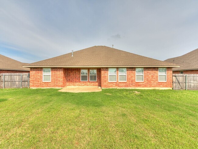 Building Photo - 2724 Busheywood Dr