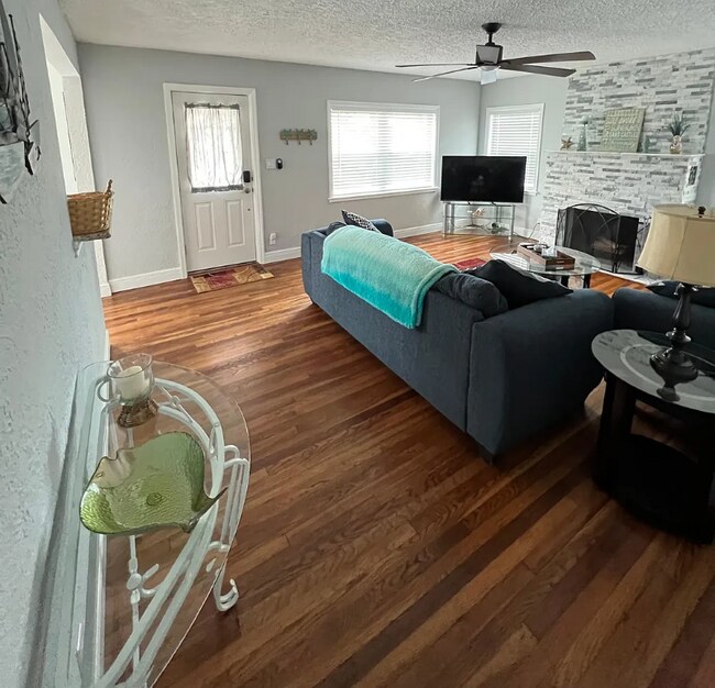 Building Photo - 420 Ribault Ave