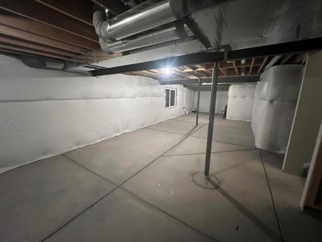 Building Photo - 4 bedroom 3 bathroom house AVAILABLE in Co...