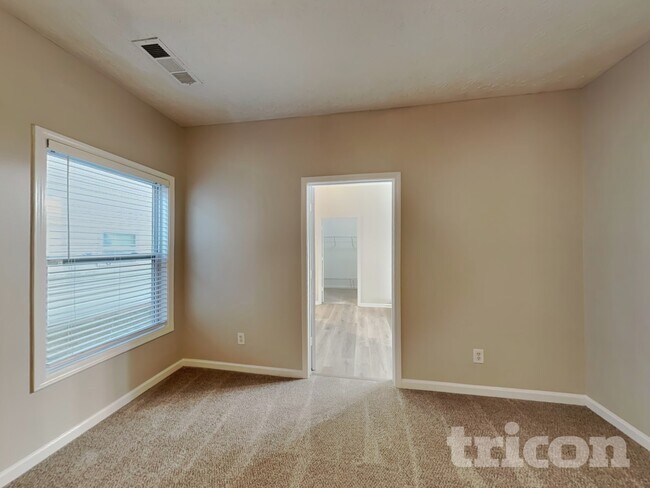 Building Photo - 2350 Dalton Park