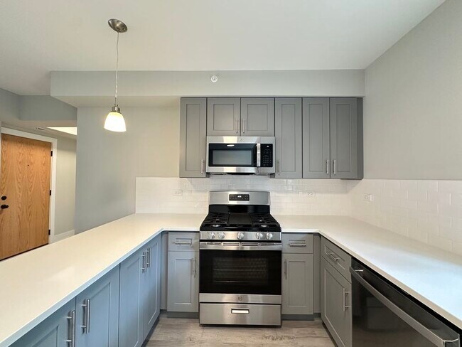 Building Photo - 1138 Oak Ave