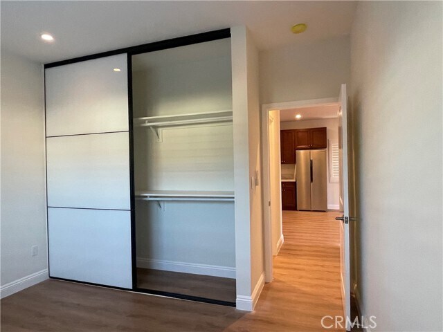 Building Photo - 9546 E Live Oak Ave