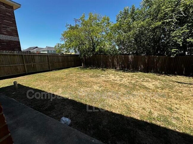Building Photo - 1613A Bagby Ave