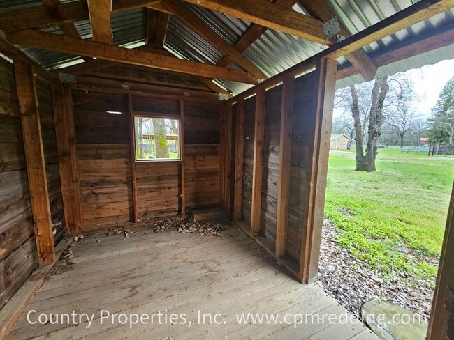 Building Photo - Renovated Gated House on an Acre with Detached Shop in Cottonwood!