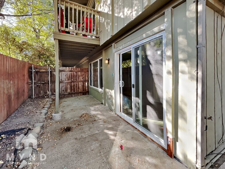 Building Photo - 2336 Villanova Cir