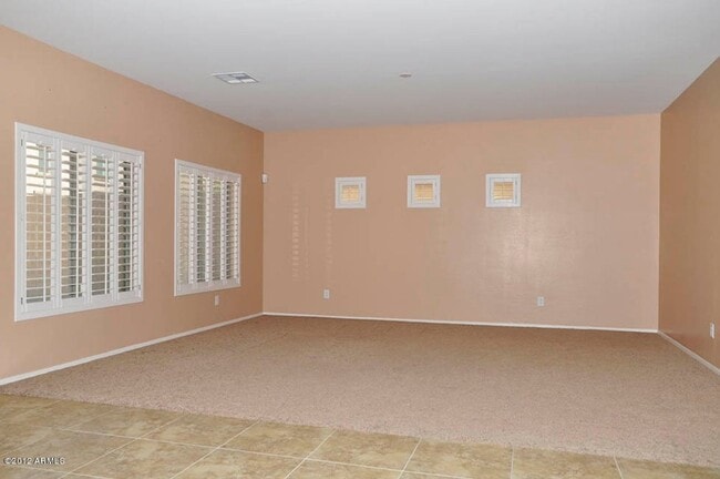 Building Photo - Charming 4 Bed 3 Bath Home in Norterra Area